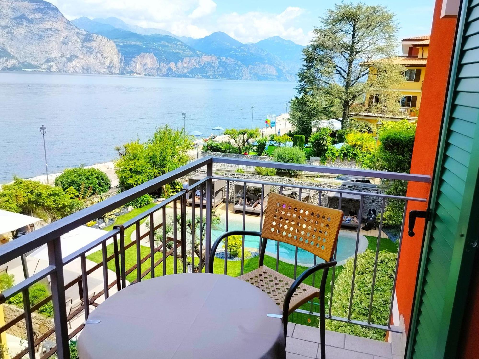 Lake Front Hotel Brenzone ภายนอก รูปภาพ