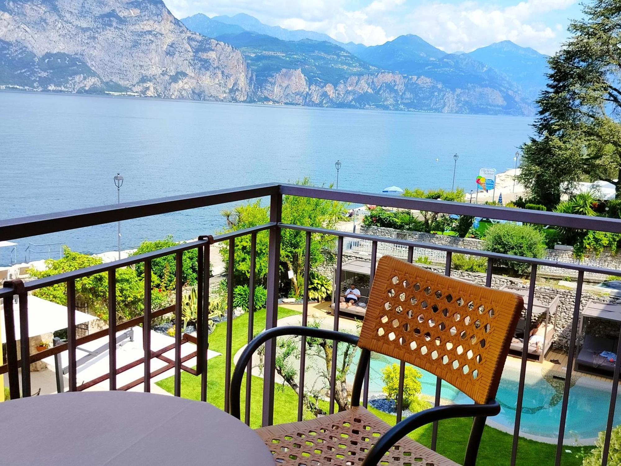 Lake Front Hotel Brenzone ภายนอก รูปภาพ